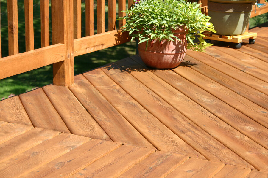 KSG Superior Painting LLC stains decks and fences